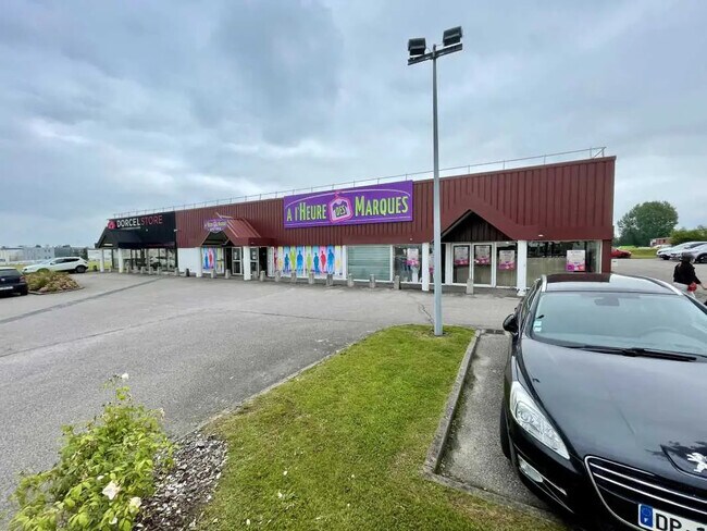 Plus de détails pour Local commercial à louer