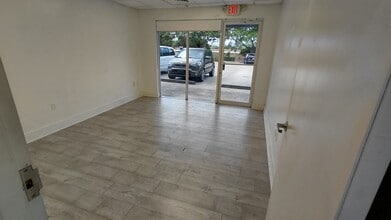 21113 Johnson St, Pembroke Pines, FL à louer Photo intérieure– Image 1 sur 5