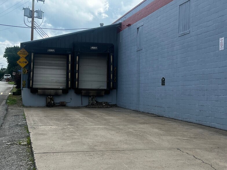 50 Virginia Ave, Uniontown, PA à louer - Photo de l’immeuble – Image 3 sur 14