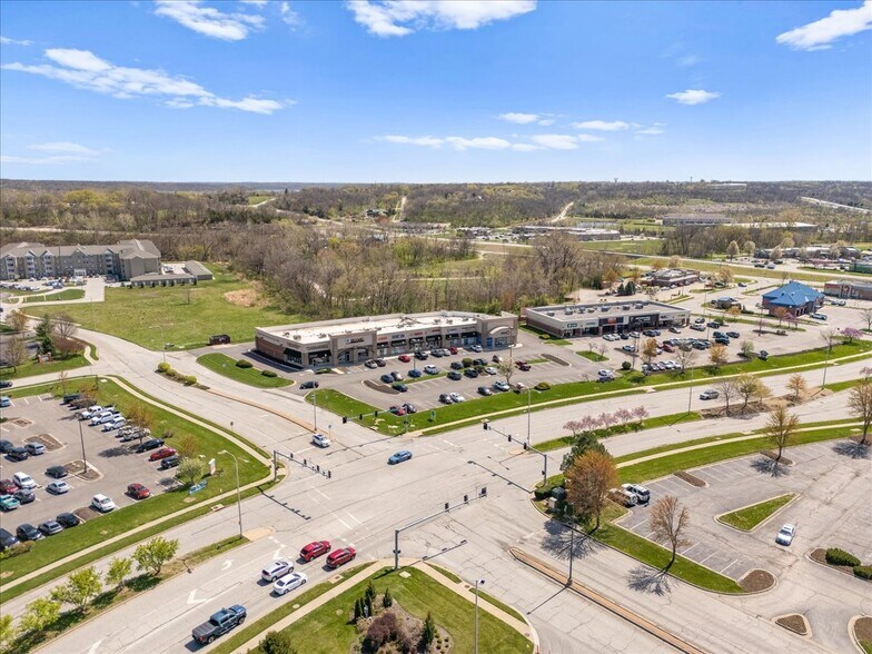 18931 E Valley View Pky, Independence, MO à louer - Photo de l’immeuble – Image 2 sur 22
