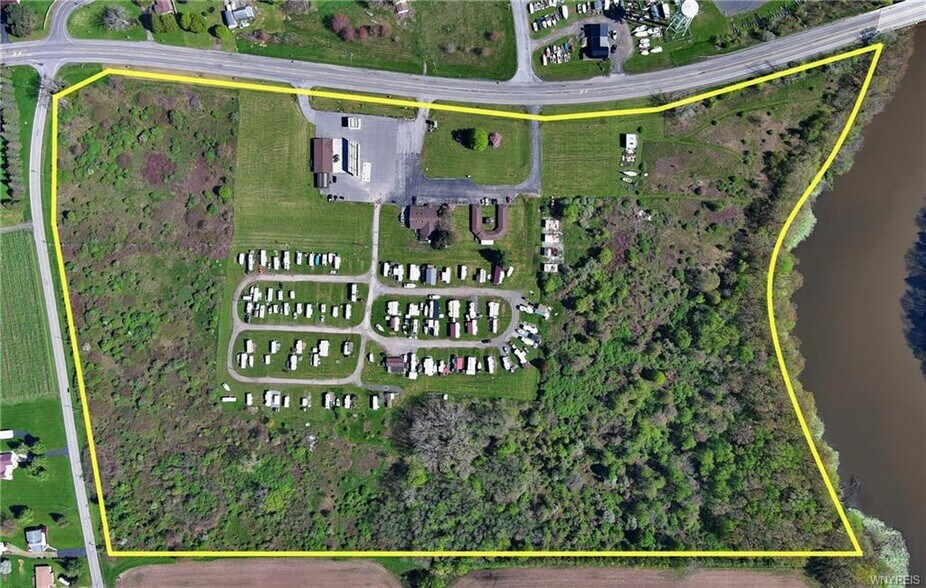 5764 E Lake Rd, Burt, NY à vendre - Photo de l’immeuble – Image 2 sur 30