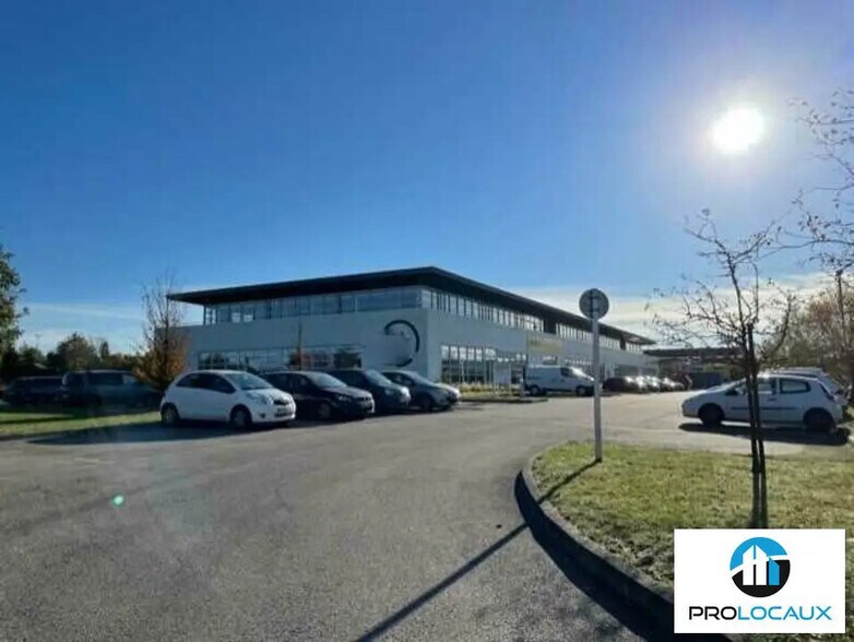 Bureau dans Heudebouville à louer - Photo de l’immeuble – Image 1 sur 12