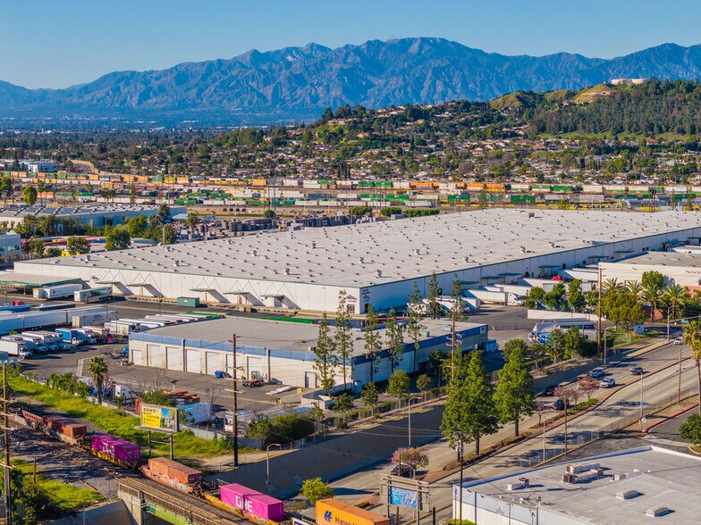 921 S Azusa Ave, City of Industry, CA à louer - Photo principale – Image 1 sur 3