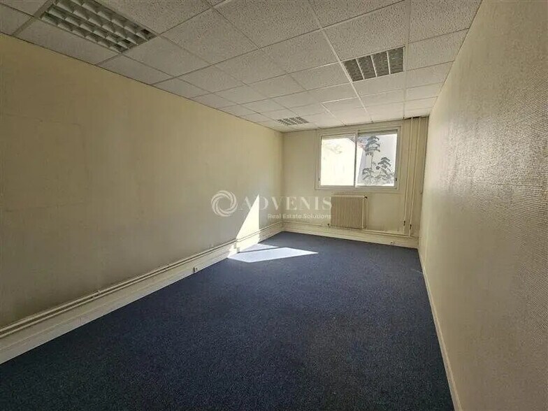 Bureau dans Montreuil à louer - Photo de l’immeuble – Image 1 sur 6