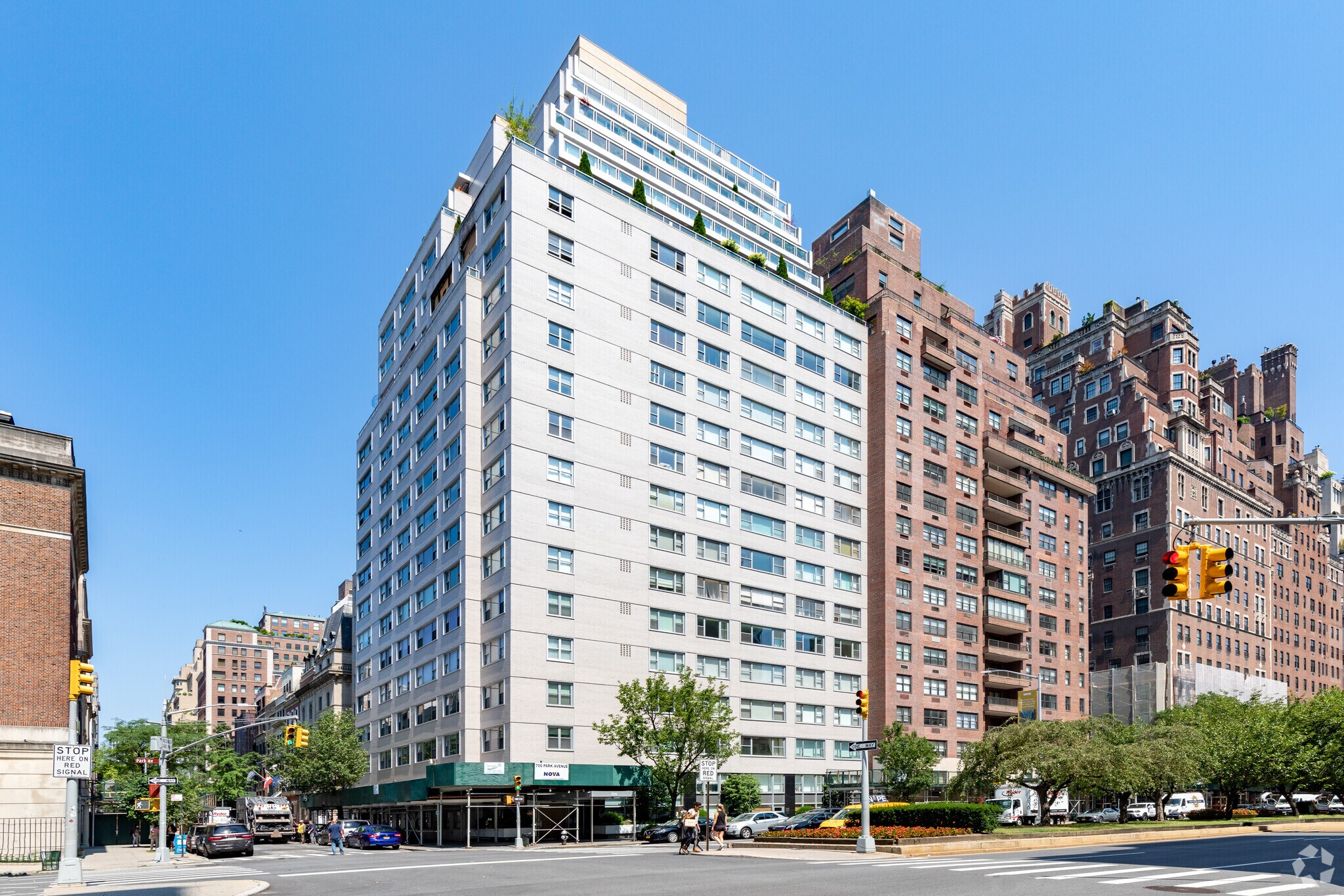 700 Park Ave, New York, NY à vendre Photo de l’immeuble– Image 1 sur 2