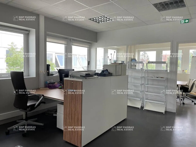 Bureau dans Orléans à vendre - Photo de l’immeuble – Image 2 sur 5