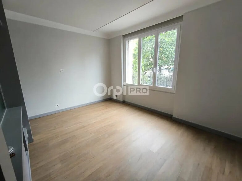 24 Boulevard Gen Koenig, Brive-la-Gaillarde à louer - Photo de l’immeuble – Image 2 sur 9