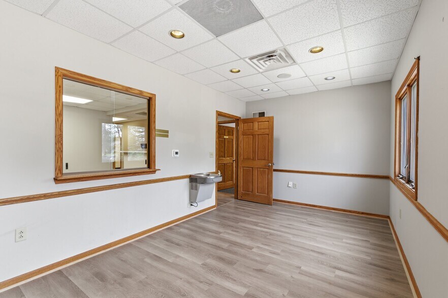 1221 S Trimble Rd, Mansfield, OH à louer - Photo de l’immeuble – Image 2 sur 29