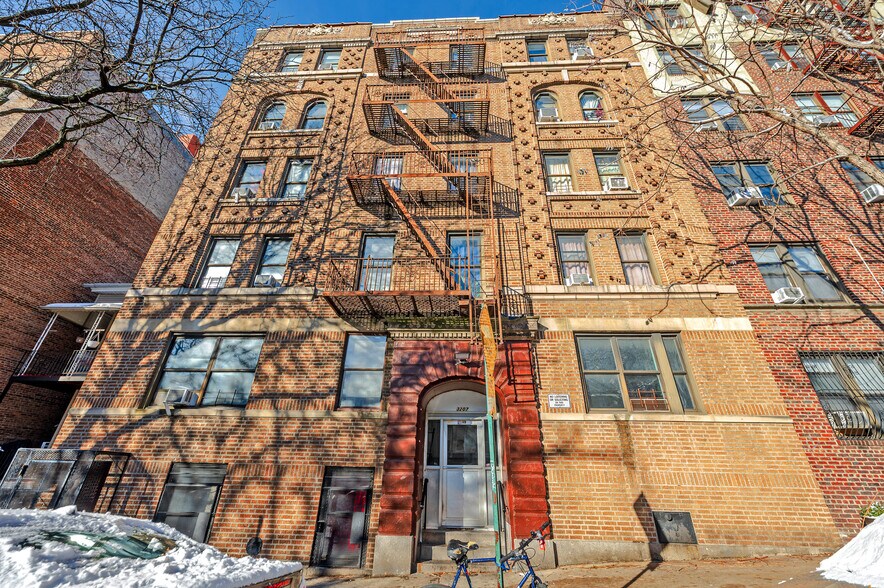 3207 Hull Ave, Bronx, NY à vendre - Photo de l’immeuble – Image 2 sur 26