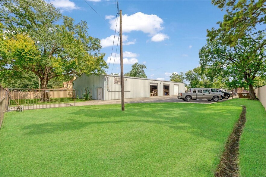2716 Sandydale Ln, Houston, TX à vendre - Photo de l’immeuble – Image 3 sur 12