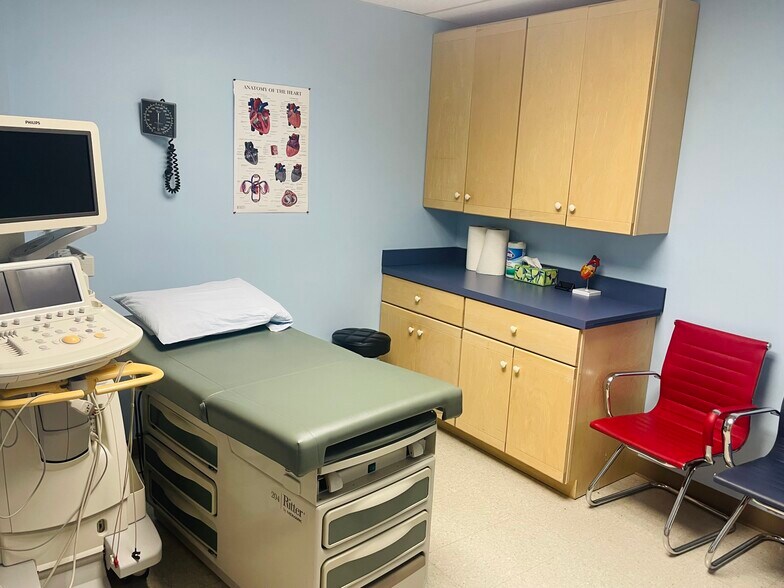 2616 Sherwood Hall Ln, Alexandria, VA à vendre - Photo intérieure – Image 3 sur 54