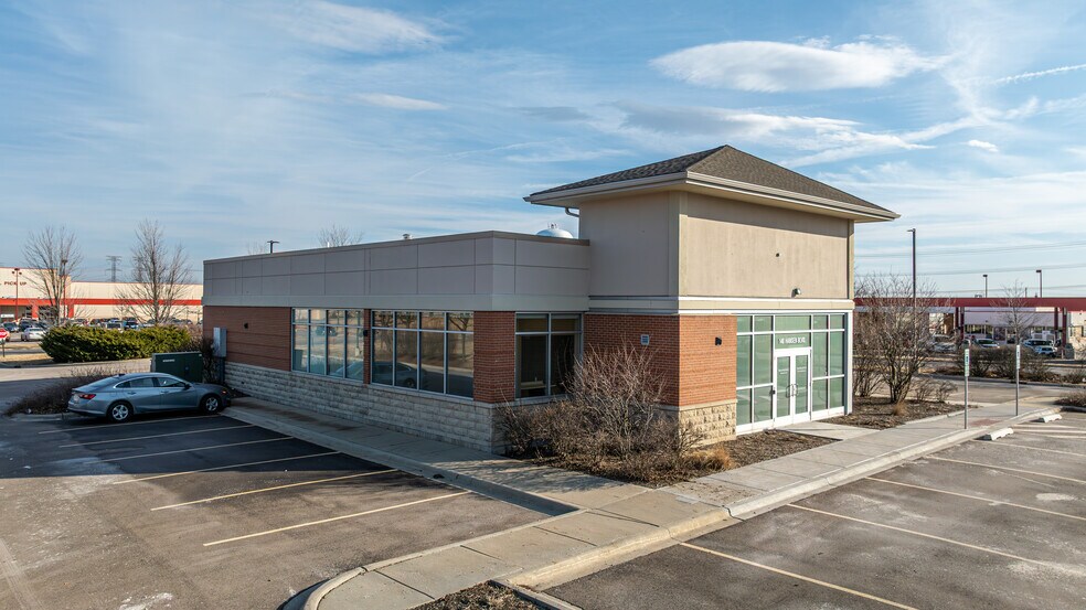 140 Hansen Blvd, North Aurora, IL à louer - Photo de l’immeuble – Image 2 sur 38