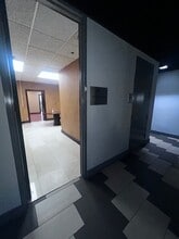 900 W 49th St, Hialeah, FL à louer Photo intérieure– Image 2 sur 18