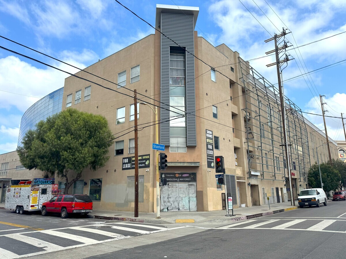 800 E 12th St, Los Angeles, CA à louer Photo intérieure– Image 1 sur 13