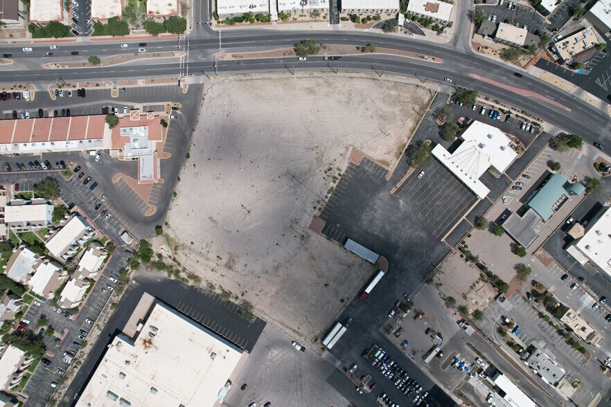 224 Shadow Mountain Dr, El Paso, TX à vendre - Photo de l’immeuble – Image 3 sur 6