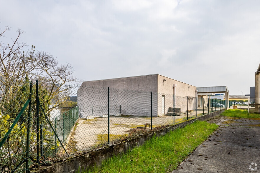 Industriel/Logistique dans Corbas à louer - Photo de l’immeuble – Image 2 sur 2