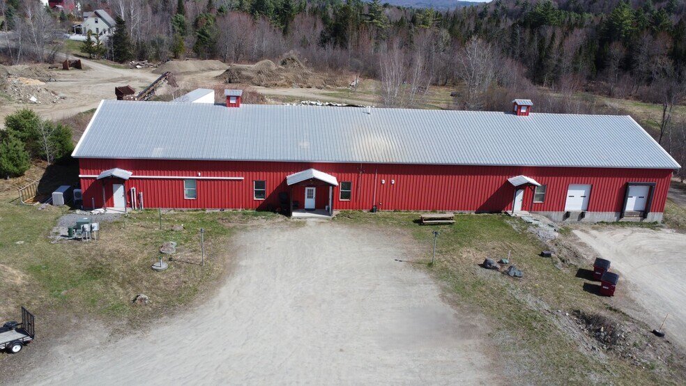 76 Deer Run Ln, Hyde Park, VT à vendre - Photo de l’immeuble – Image 2 sur 11