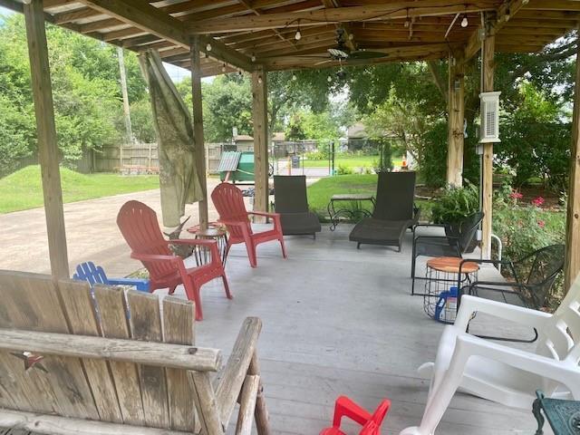 7648 Broadview Dr, Houston, TX à vendre - Photo de l’immeuble – Image 3 sur 116