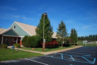 Plus de détails pour 2240 Mitchell Park Dr, Petoskey, MI - Bureau à vendre