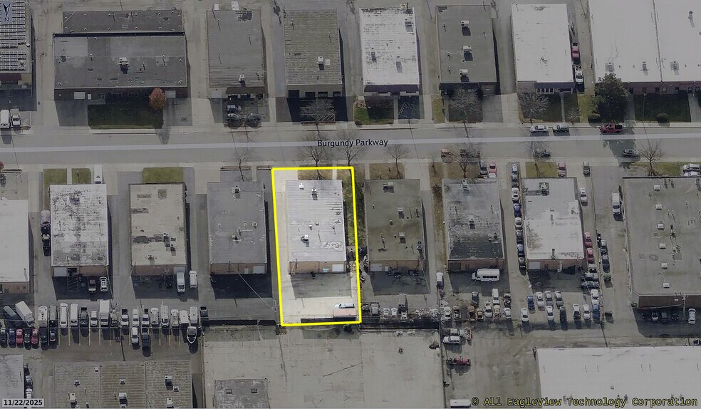 1538 Burgundy Pky, Streamwood, IL à vendre - Photo de l’immeuble – Image 3 sur 3