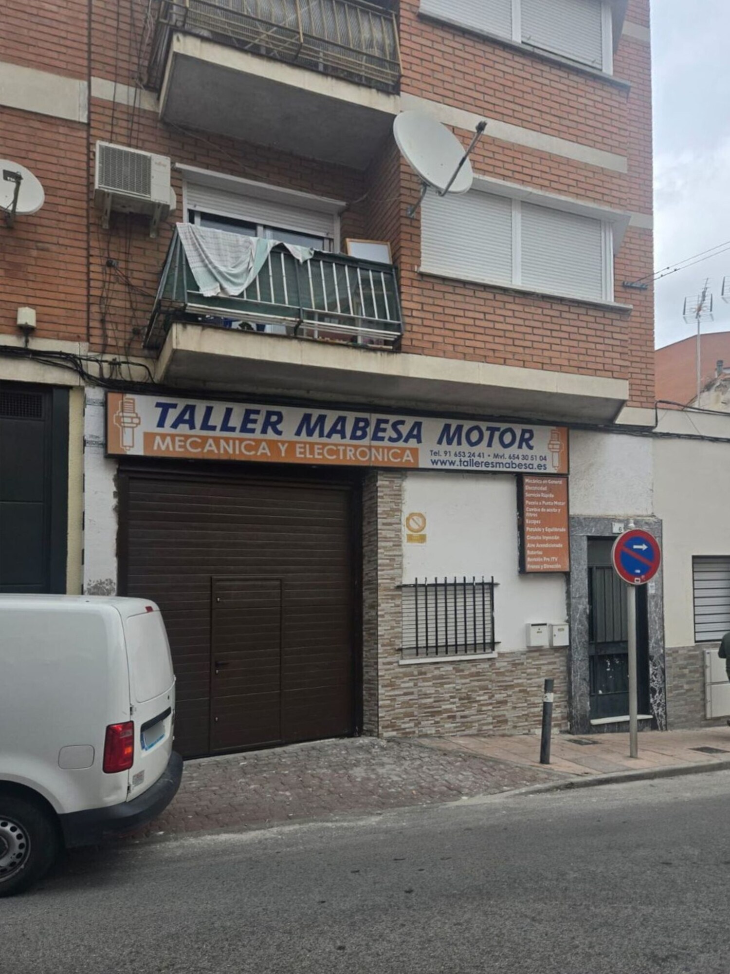 Local commercial dans Alcobendas, Madrid à louer Photo principale– Image 1 sur 2