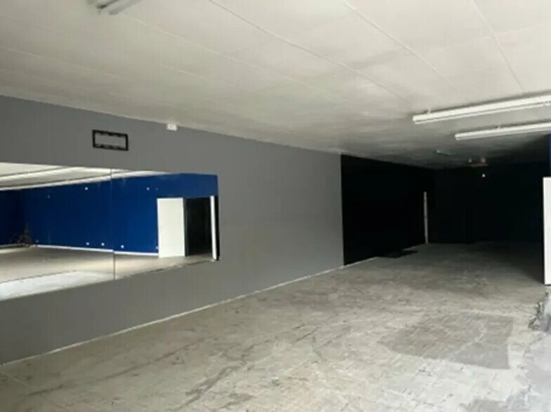 Local commercial dans Yainville à louer - Photo intérieure – Image 3 sur 4