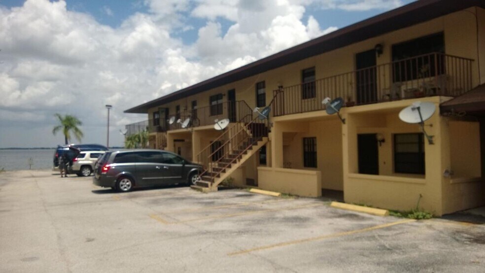 1025 Lakeview Dr, Sebring, FL à vendre - Photo de l’immeuble – Image 3 sur 3