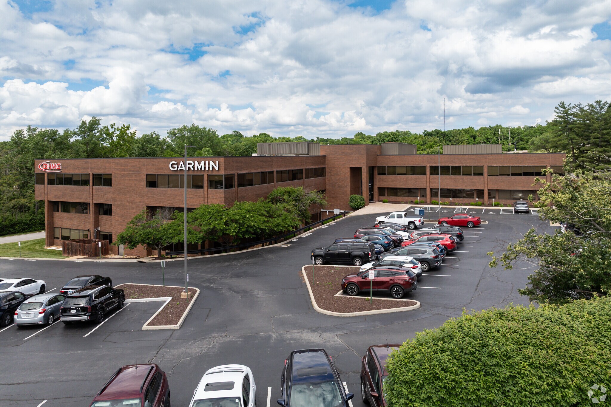9735 Landmark Parkway Dr, Sunset Hills, MO à louer Photo de l’immeuble– Image 1 sur 6