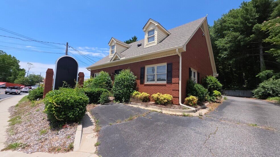 236 Atlanta Rd, Cumming, GA à louer - Photo de l’immeuble – Image 2 sur 19