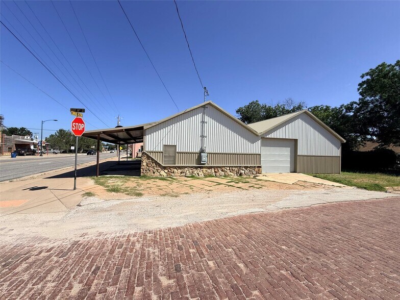 1309 Conrad Hilton Blvd, Cisco, TX à vendre - Photo de l’immeuble – Image 2 sur 14