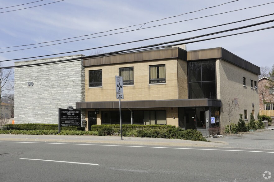 510 Sylvan Ave, Englewood Cliffs, NJ à louer - Photo de l’immeuble – Image 1 sur 13