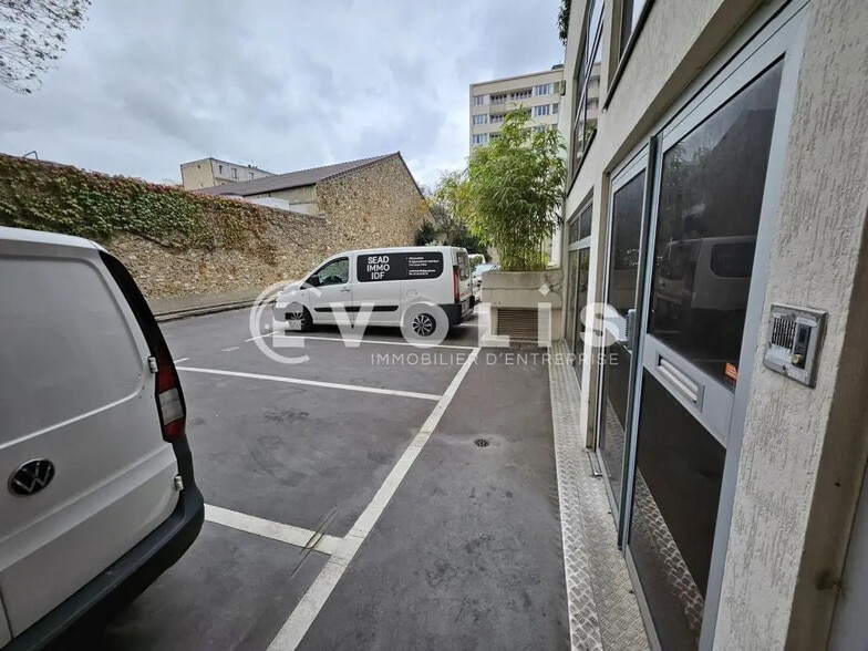 Local d'activités dans Montrouge à vendre - Photo de l’immeuble – Image 3 sur 15