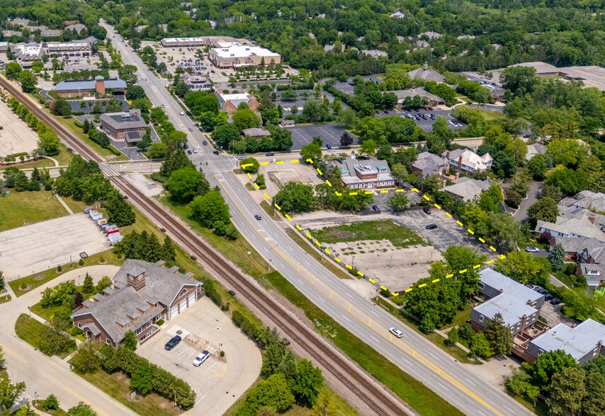 1015-1045 S Waukegan Rd, Lake Forest, IL à vendre - Photo de l’immeuble – Image 2 sur 8