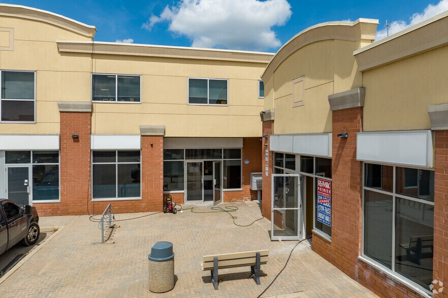 8787 Weston Rd, Vaughan, ON à louer - Photo de l’immeuble – Image 3 sur 4