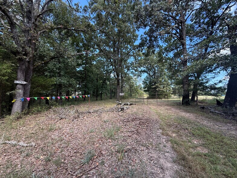 17792 E 684 Rd, Tahlequah, OK à vendre - Photo de l’immeuble – Image 2 sur 23