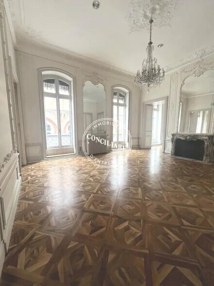 15 Rue D'Alsace Lorraine, Toulouse à louer - Photo intérieure – Image 1 sur 5
