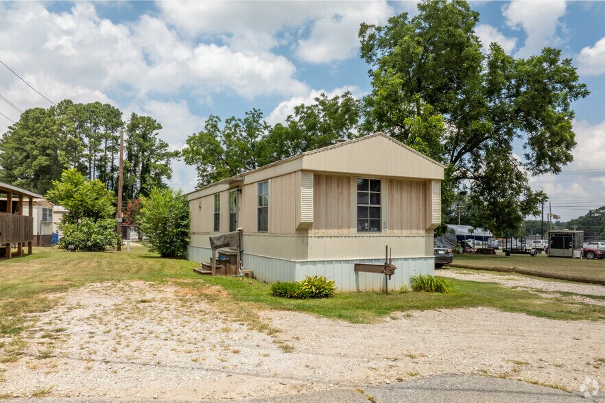 111 Bainbridge Dr, Greenville, SC à vendre - Photo de l’immeuble – Image 2 sur 24