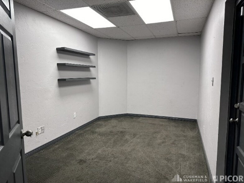 1955 W Grant Rd, Tucson, AZ à louer - Photo intérieure – Image 3 sur 7