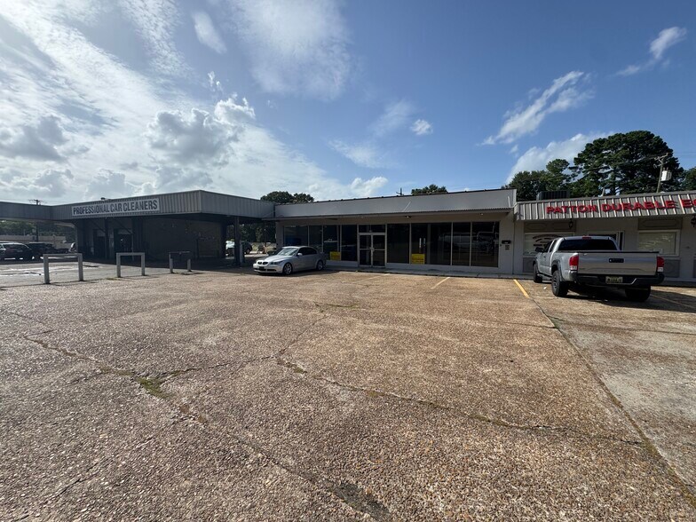 303 Clinton Blvd, Clinton, MS à vendre - Photo de l’immeuble – Image 2 sur 13
