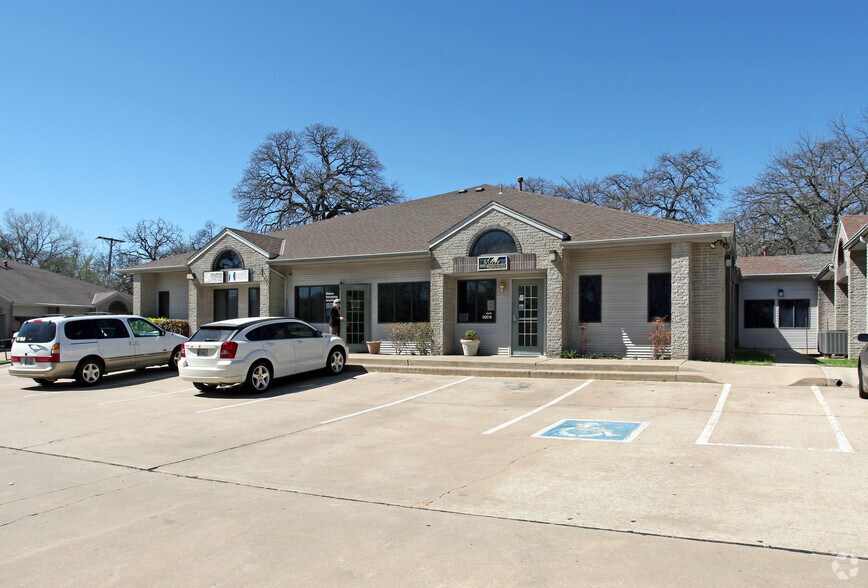 501 E 15th St, Edmond, OK à louer - Photo de l’immeuble – Image 2 sur 2