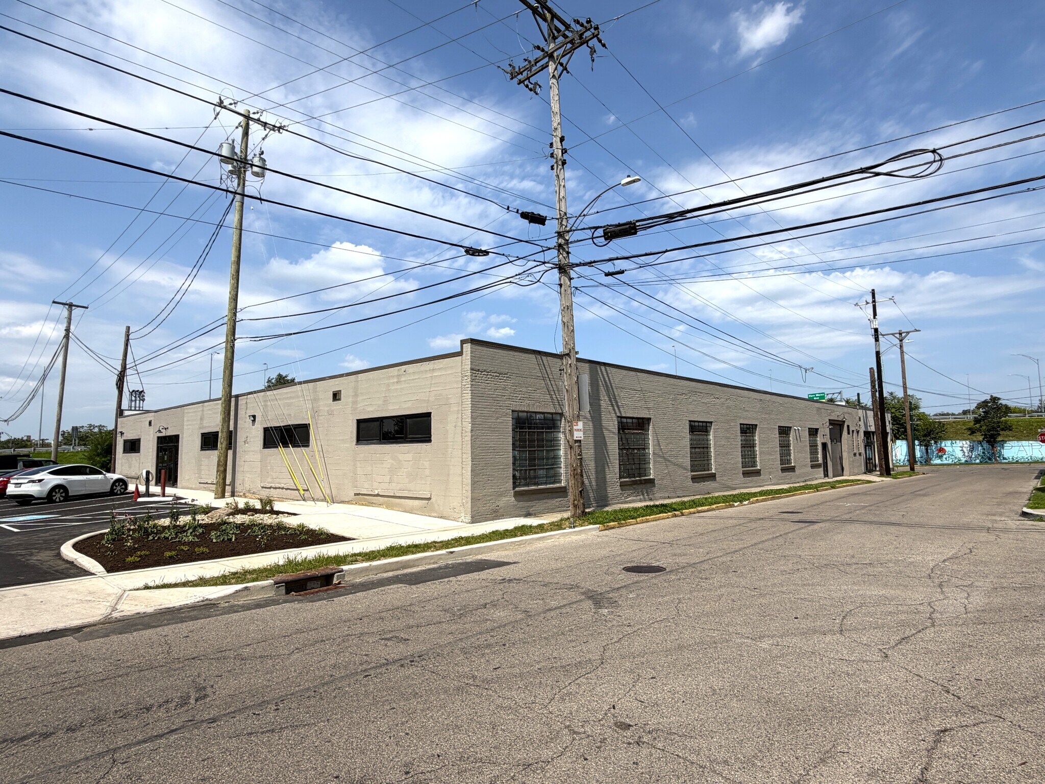 735 Wayne Ave, Dayton, OH à louer Photo de l’immeuble– Image 1 sur 13