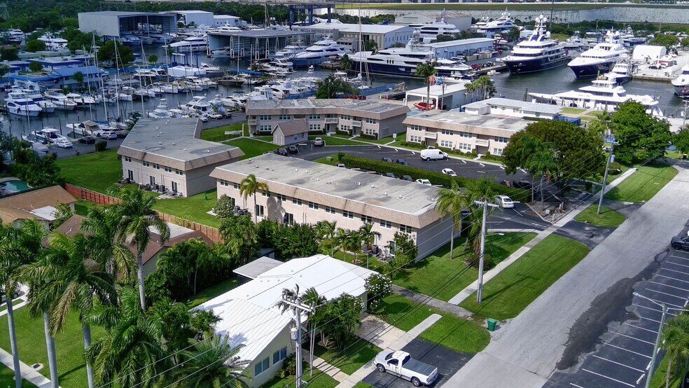 311-357 Gulfstream Rd, Dania, FL à vendre - Photo de l’immeuble – Image 3 sur 63