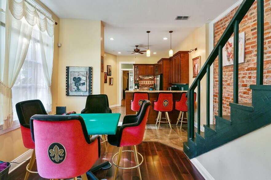 1030 Burgundy St, New Orleans, LA à vendre - Photo de l’immeuble – Image 2 sur 22