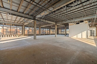 595 Pawtucket Blvd, Lowell, MA à louer Photo intérieure– Image 2 sur 15