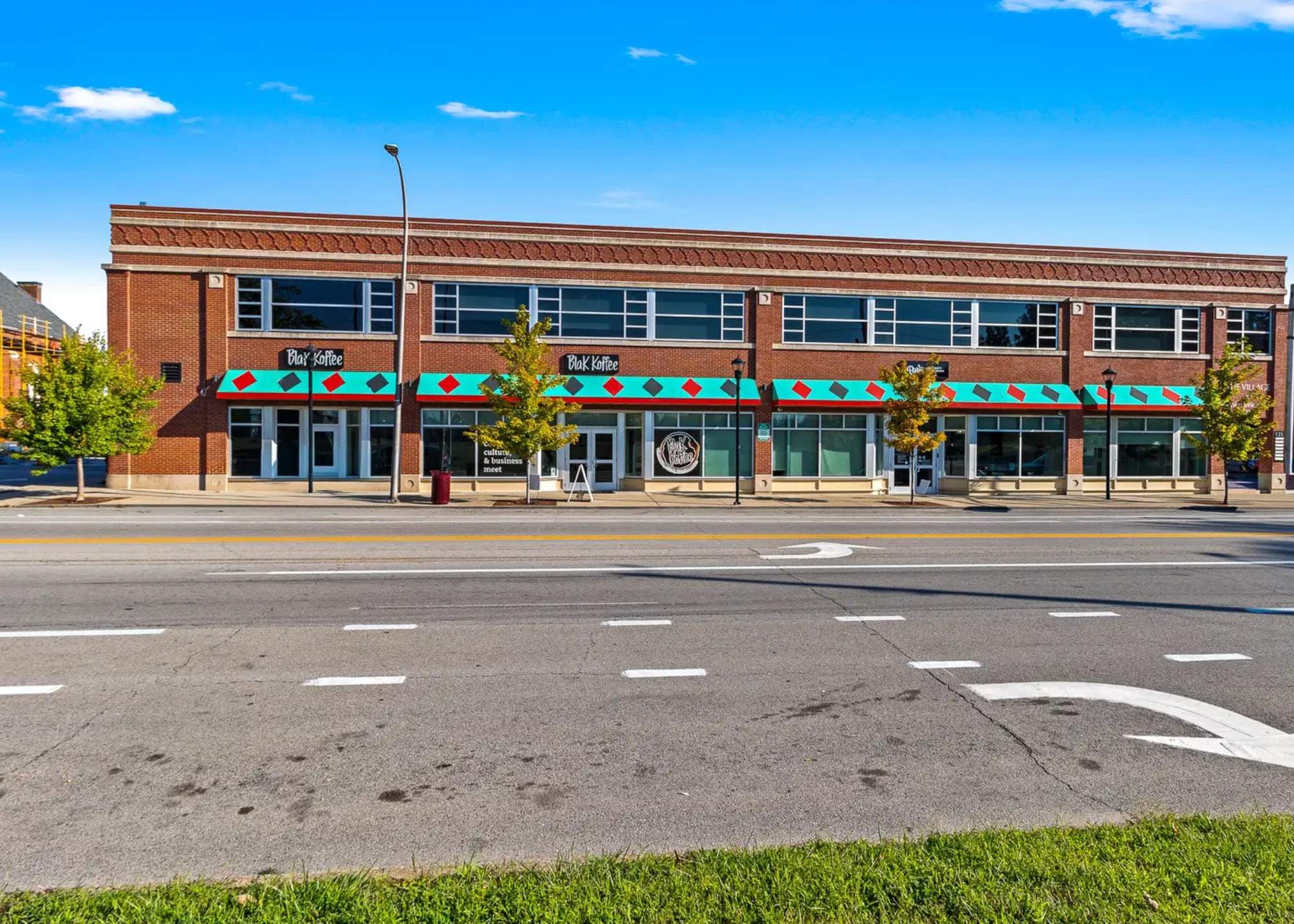 1219 W Jefferson St, Louisville, KY à louer Photo de l’immeuble– Image 1 sur 23