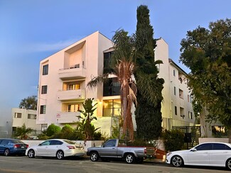 Plus de détails pour 7342 Haskell Ave, Van Nuys, CA - Logement à vendre