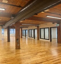 312-316 Adelaide St W, Toronto, ON à louer Photo intérieure– Image 1 sur 2