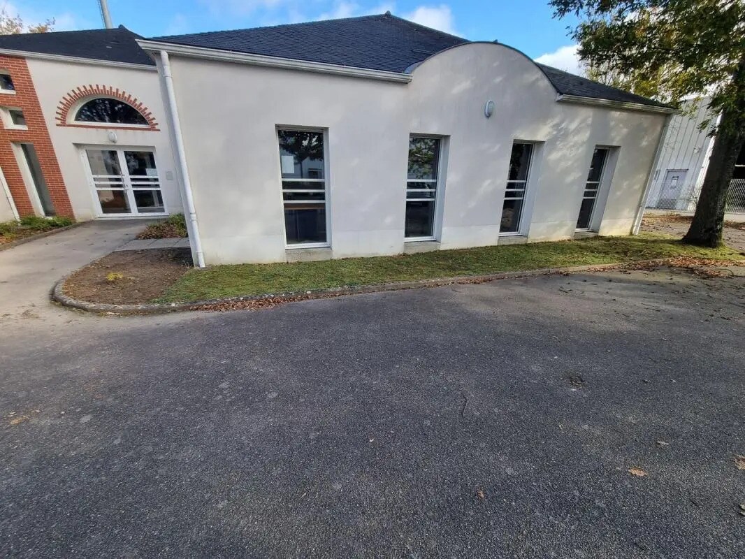 Bureau dans Sainte-Luce-sur-Loire à vendre Photo de l’immeuble– Image 1 sur 6