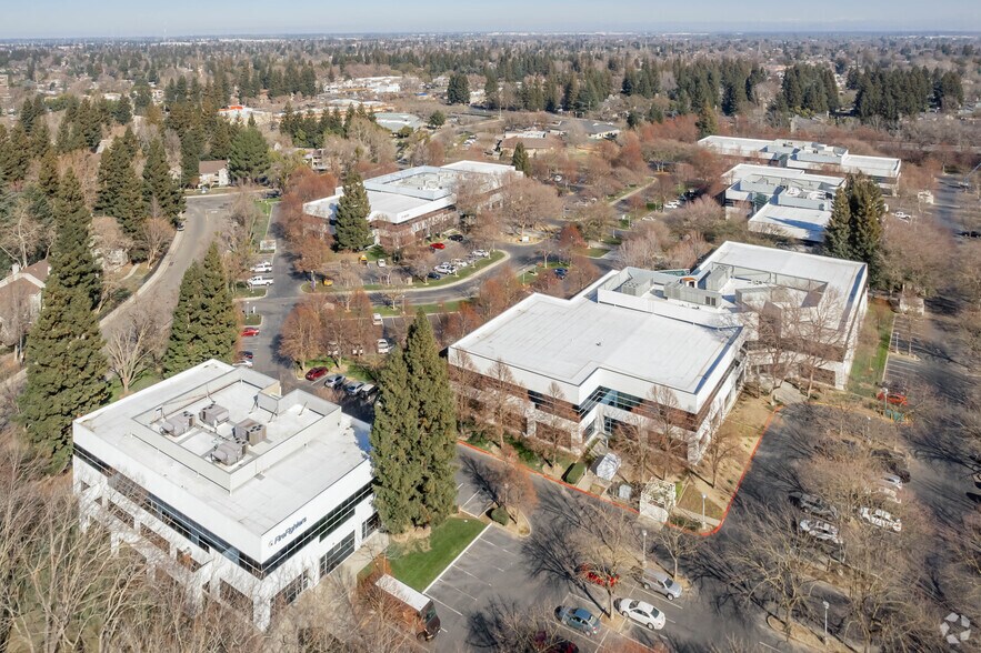 1755 Creekside Oaks Dr, Sacramento, CA à louer - Aérien – Image 3 sur 7