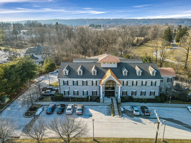 110 N Phoenixville Pike, Malvern, PA à louer - Photo de l’immeuble – Image 2 sur 10